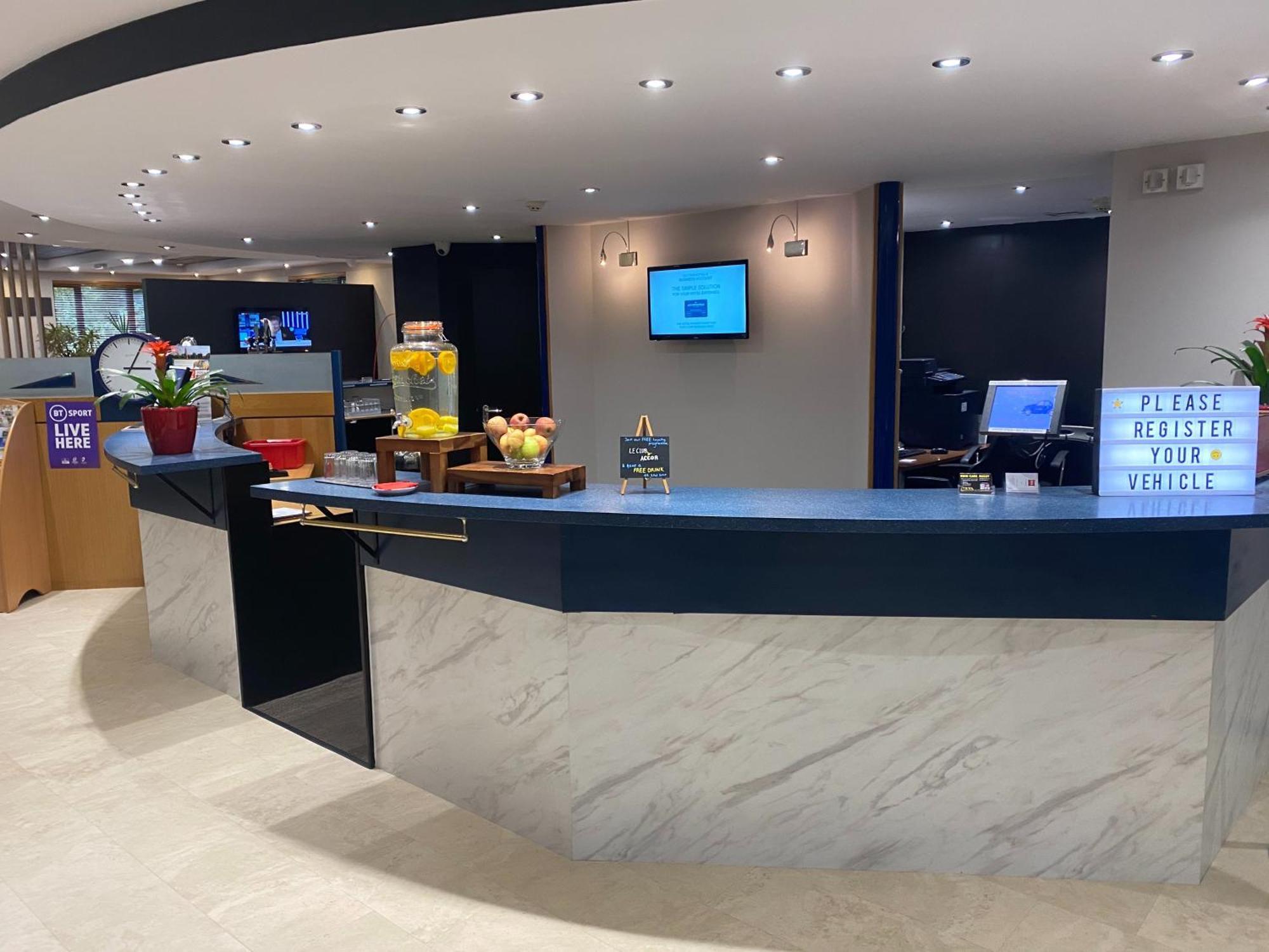 Ibis Rugby East Hotell Crick  Exteriör bild