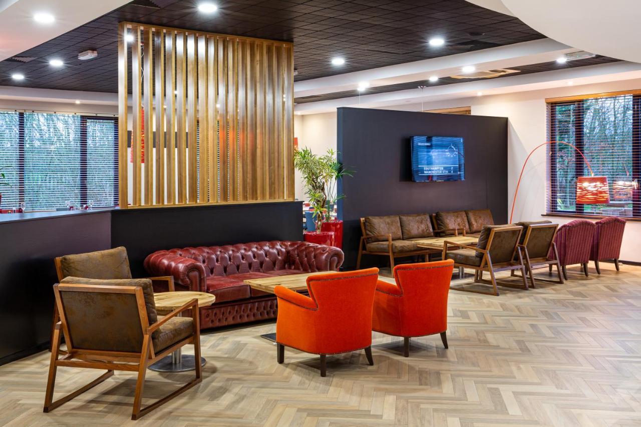 Ibis Rugby East Hotell Crick  Exteriör bild